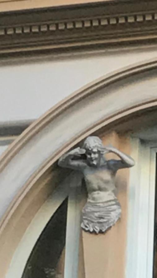 Palazzo Pironti * Napoli